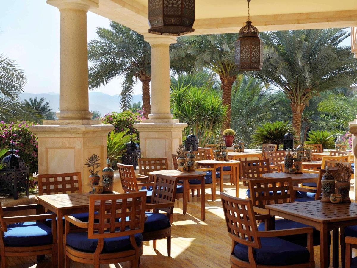 Moevenpick Resort & Residences Aqaba Exterior photo The Royal Mirage Hotel