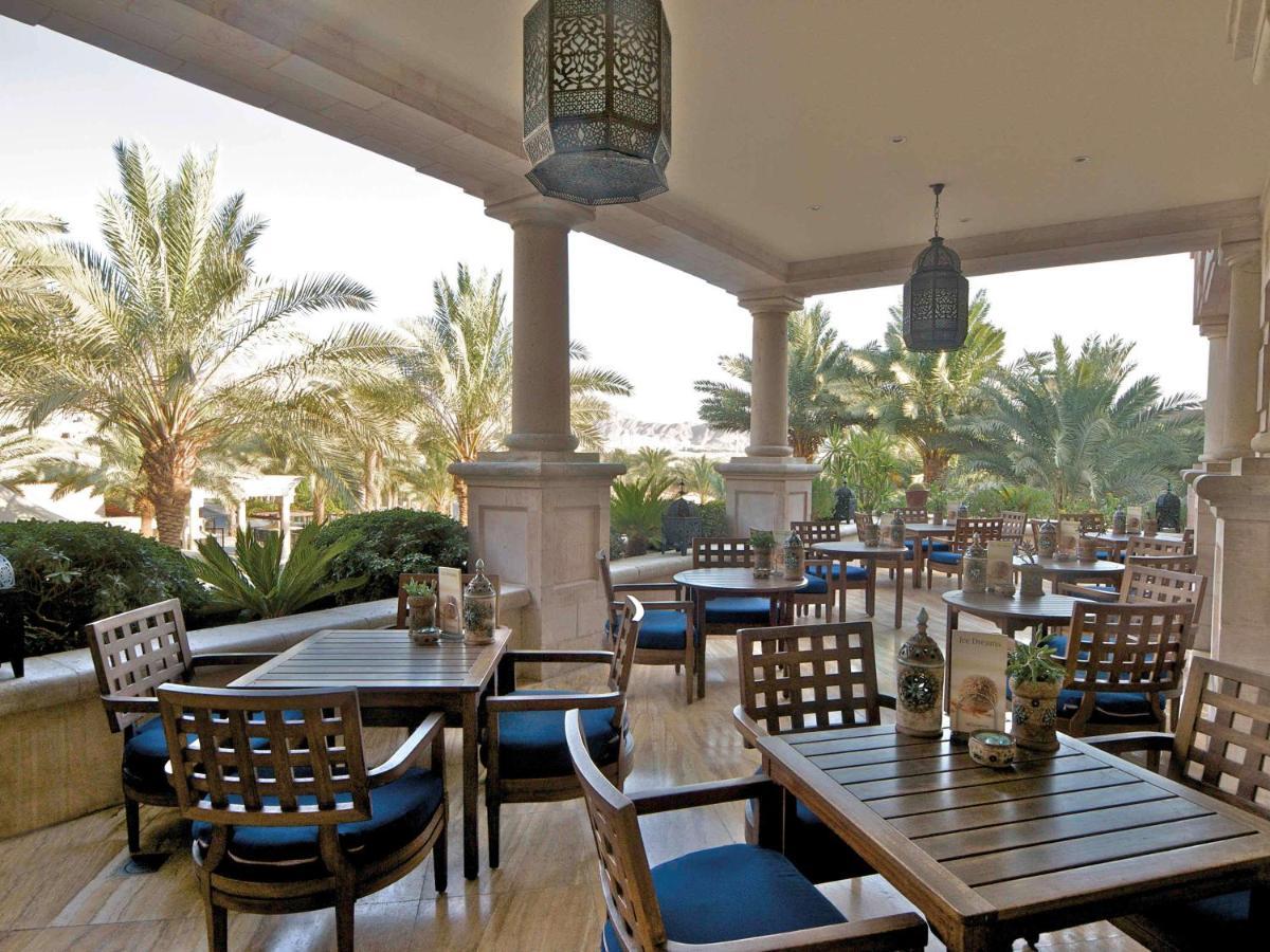 Moevenpick Resort & Residences Aqaba Exterior photo The Beach Club