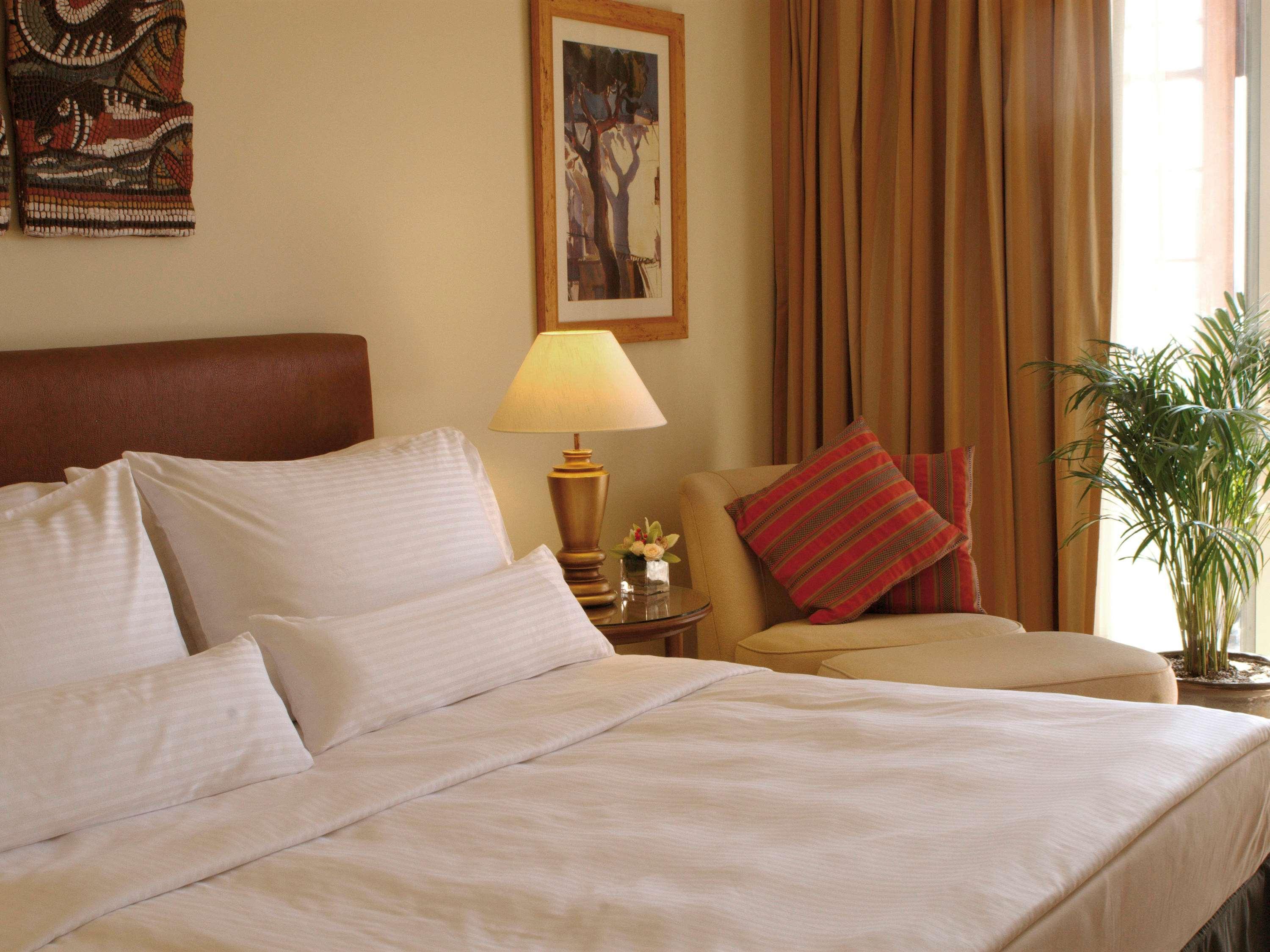 Moevenpick Resort & Residences Aqaba Exterior photo A bedroom at the hotel