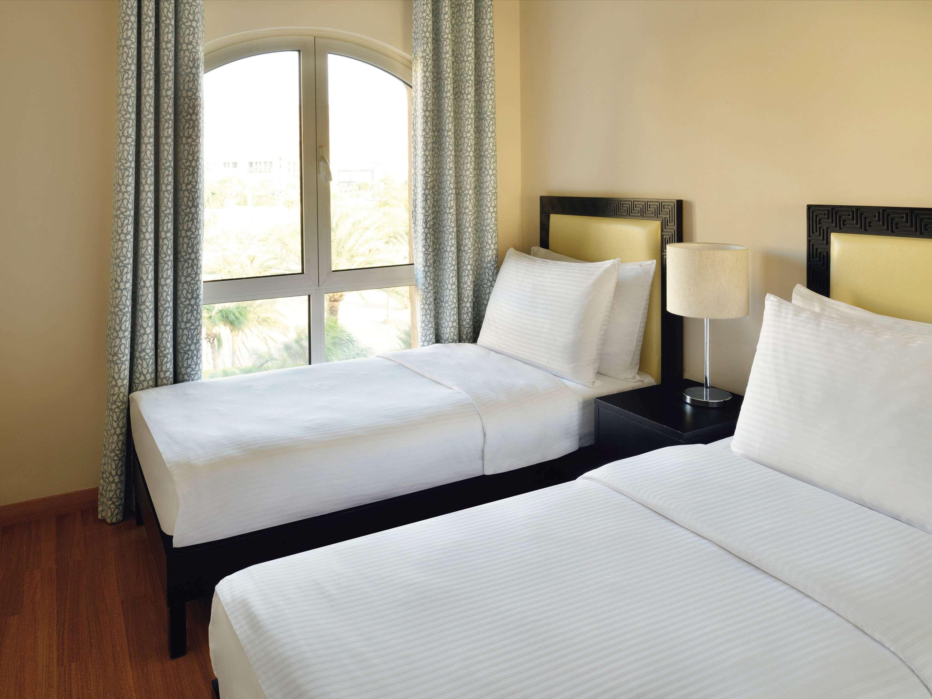 Moevenpick Resort & Residences Aqaba Exterior photo A typical bedroom