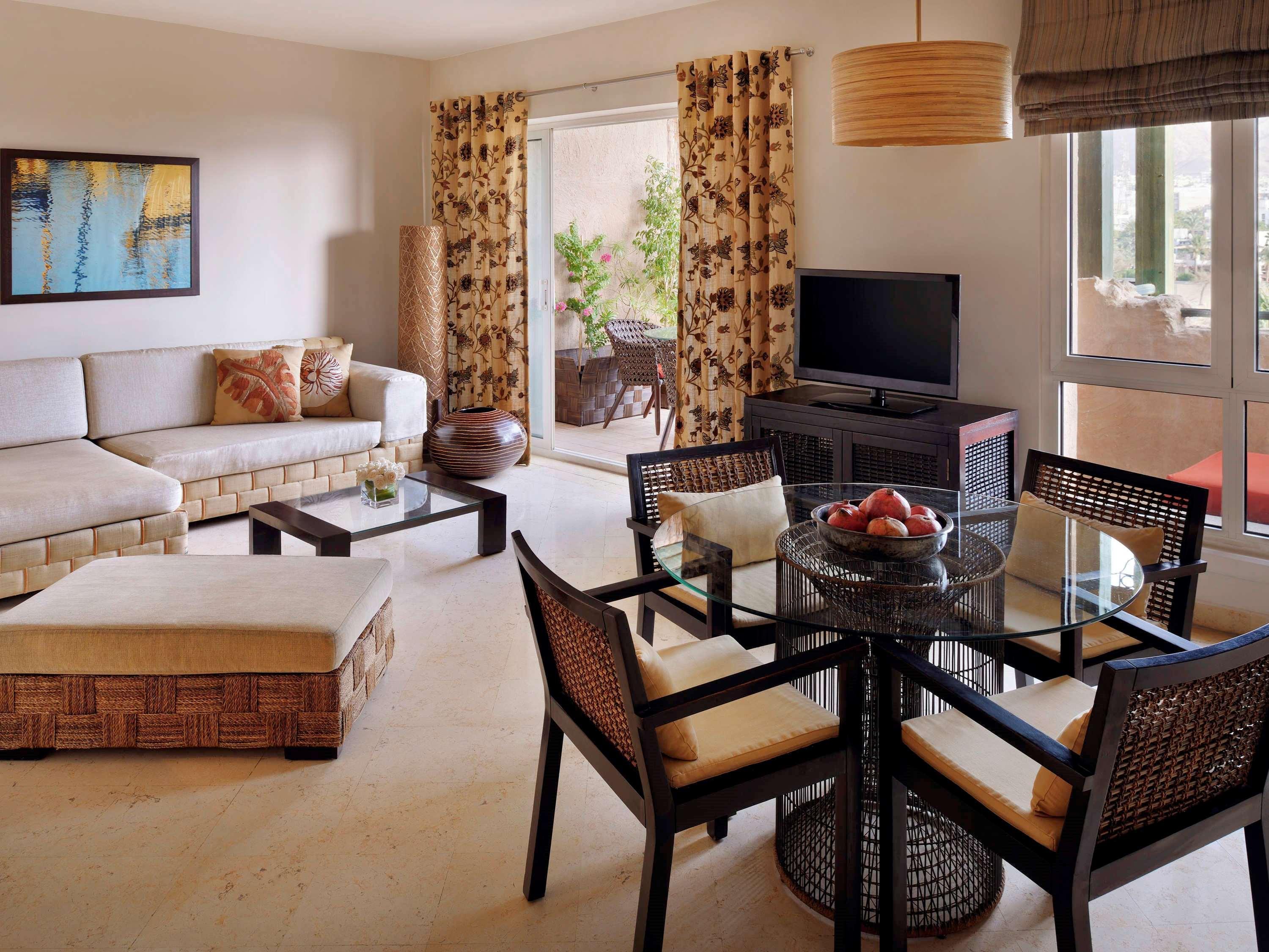 Moevenpick Resort & Residences Aqaba Exterior photo A living room at the Four Seasons Hotel, Cairo