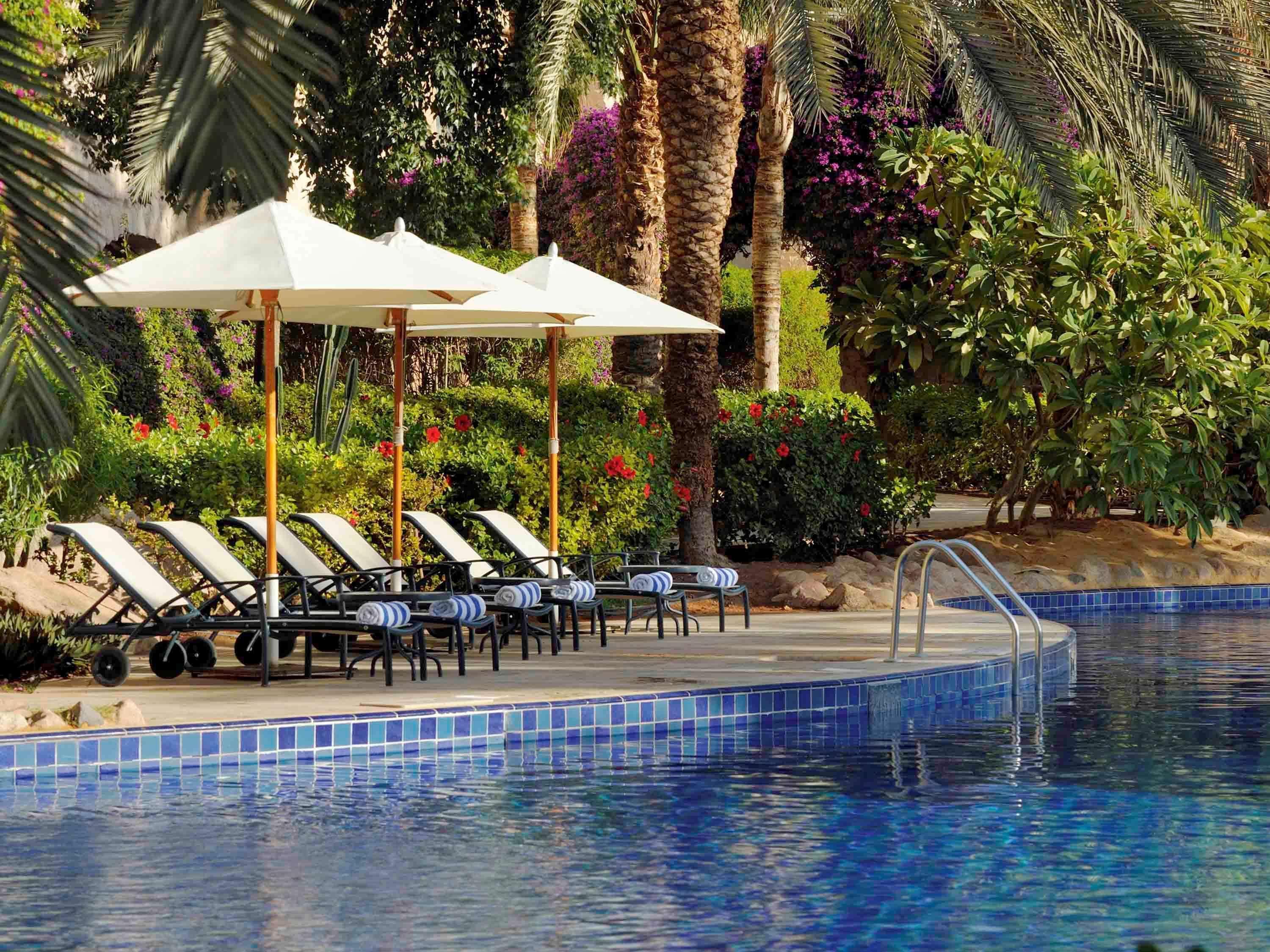 Moevenpick Resort & Residences Aqaba Exterior photo The pool at the Royal Mirage Hotel