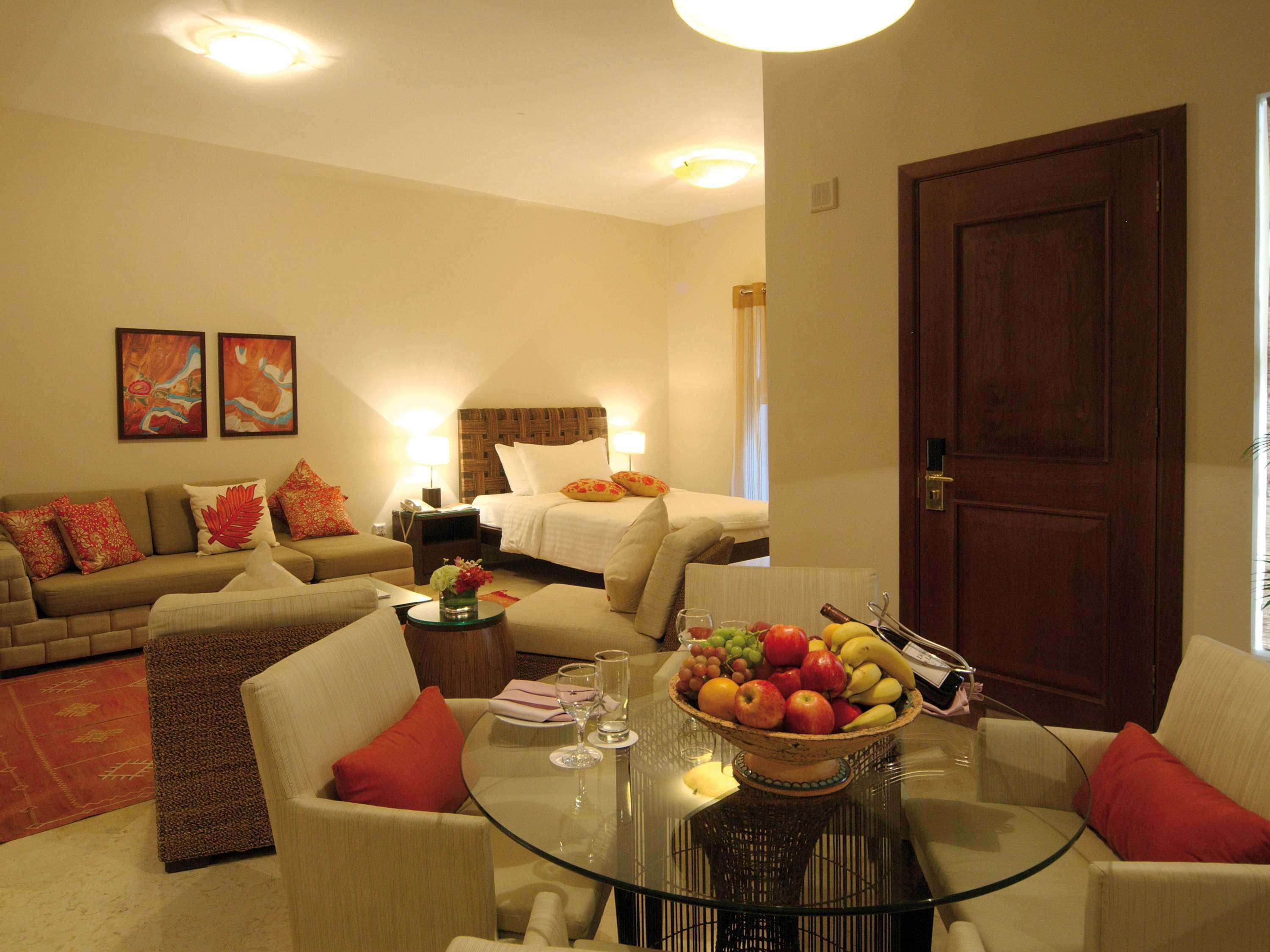 Moevenpick Resort & Residences Aqaba Exterior photo A typical one-bedroom apartment