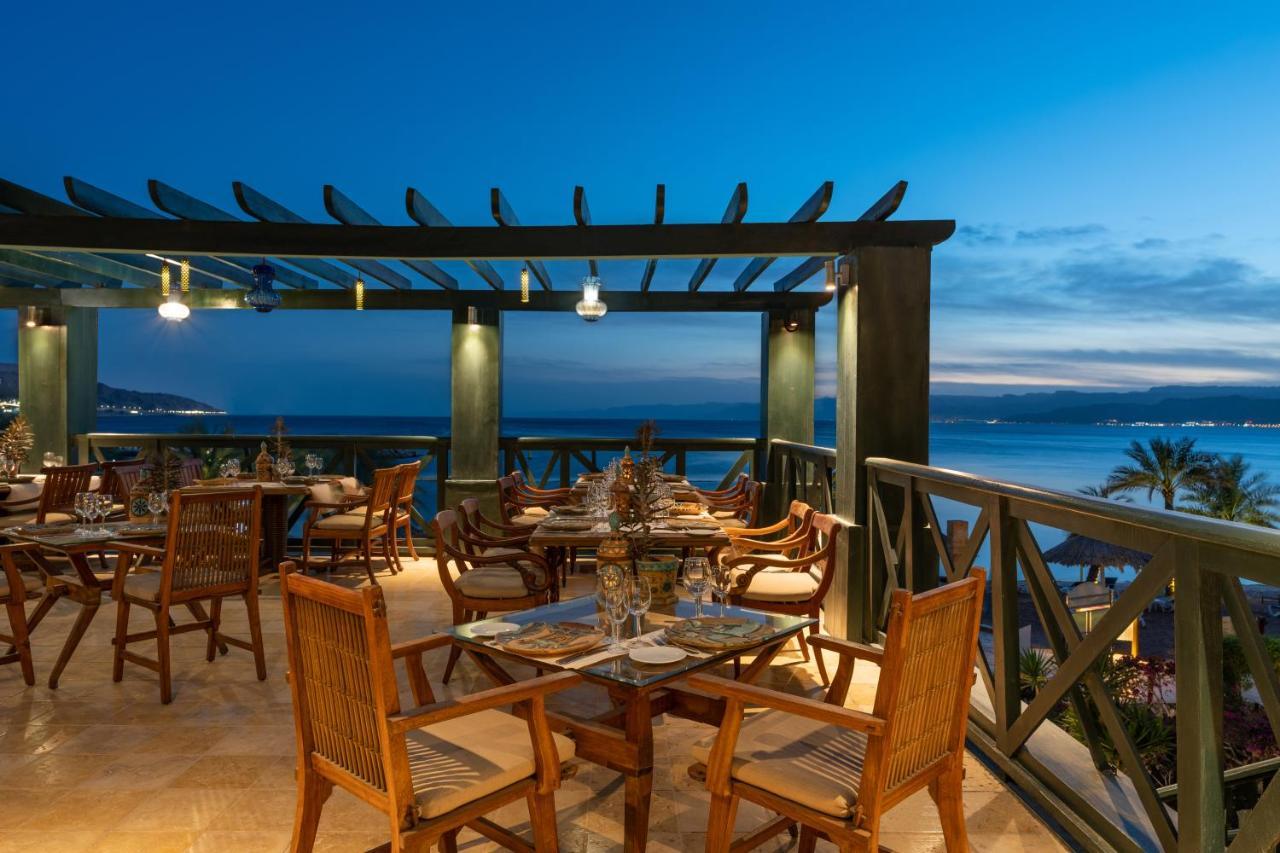 Moevenpick Resort & Residences Aqaba Exterior photo The restaurant at the hotel