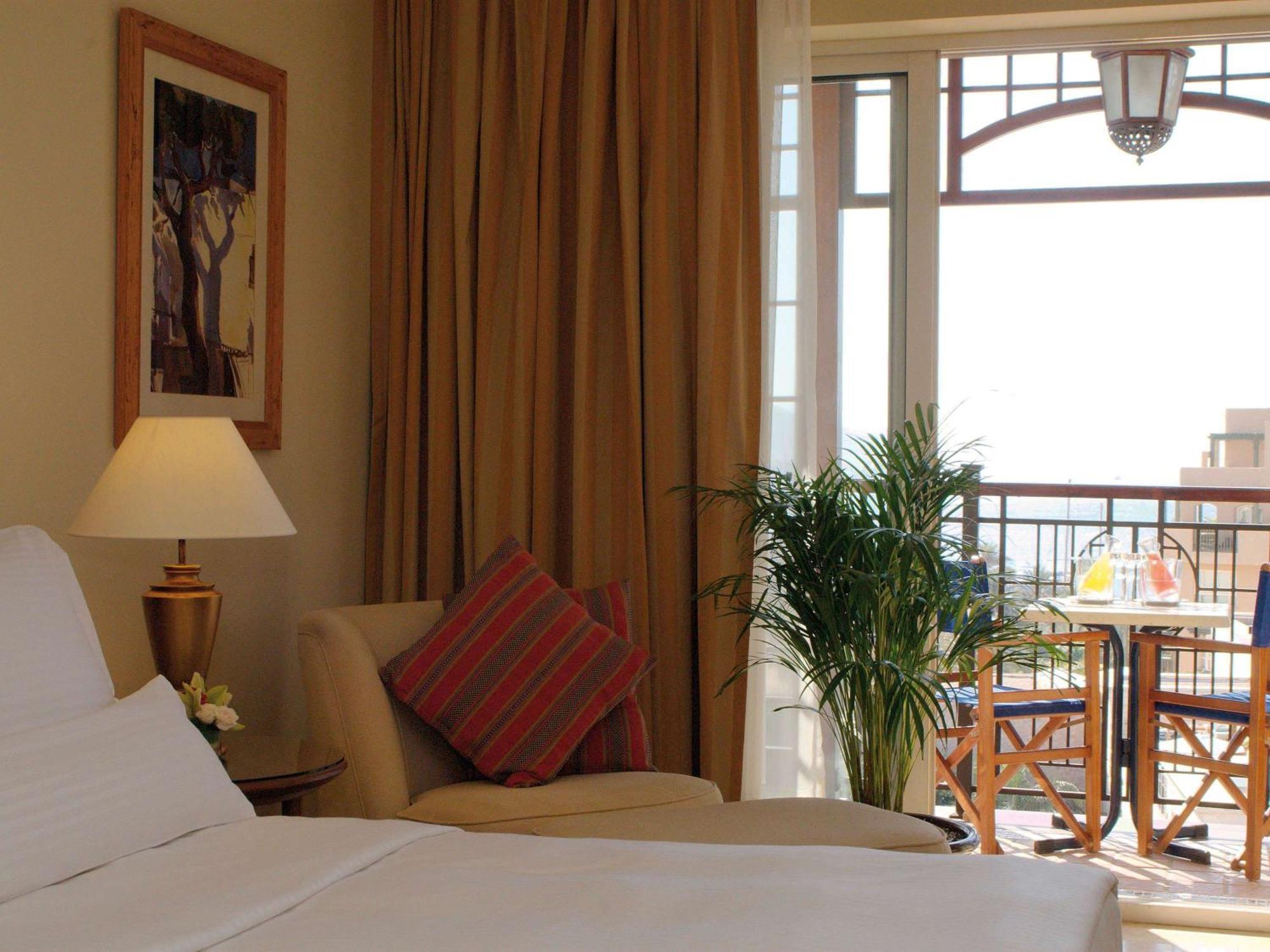 Moevenpick Resort & Residences Aqaba Exterior photo