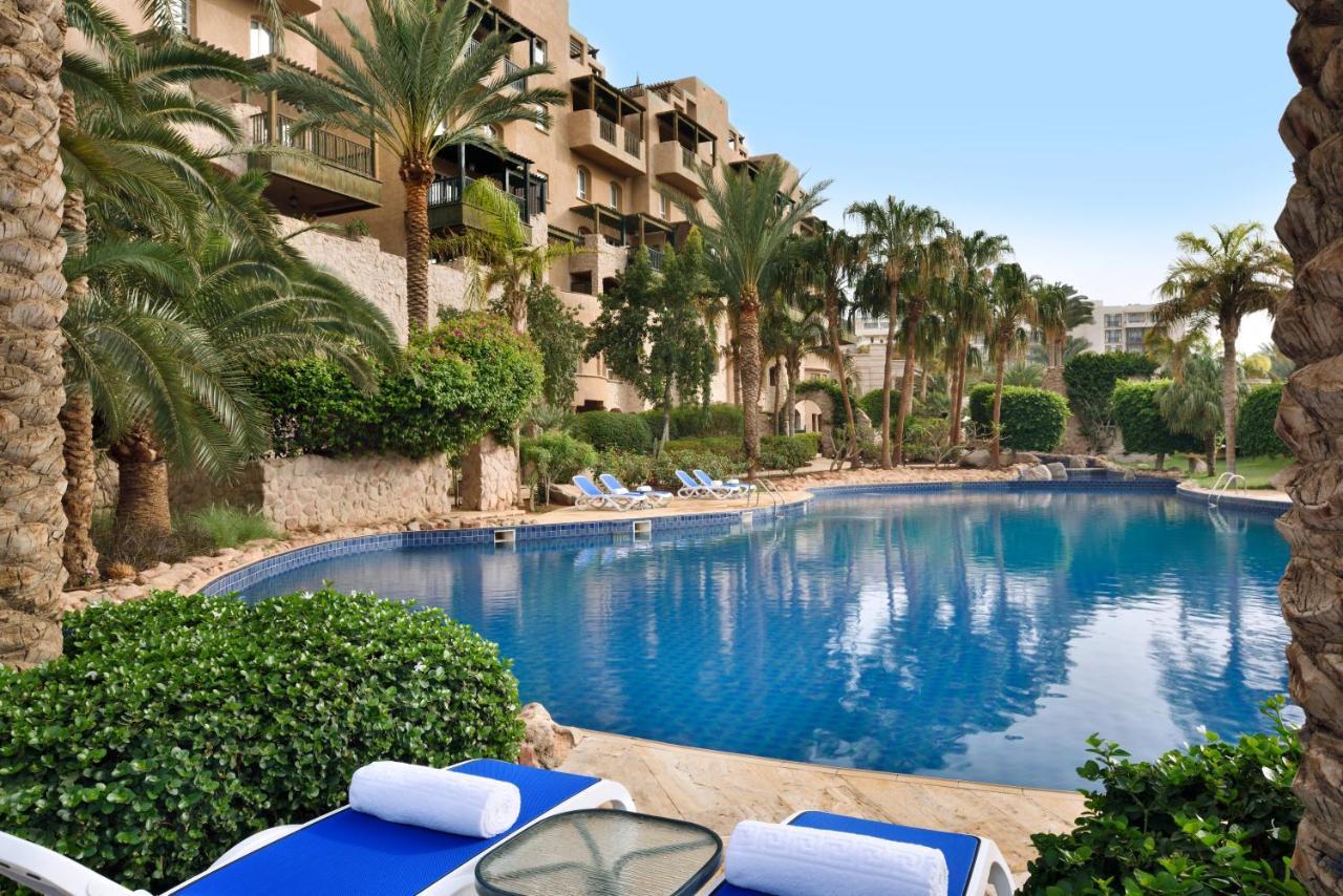 Moevenpick Resort & Residences Aqaba Exterior photo The pool at the hotel